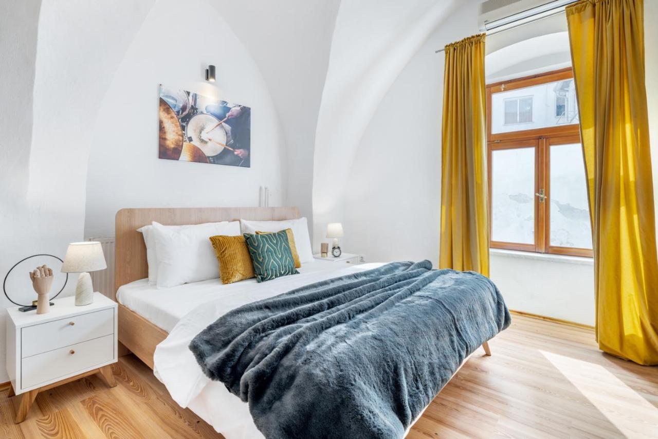 Wine & Bike City Tower Apartments Znojmo Exterior foto